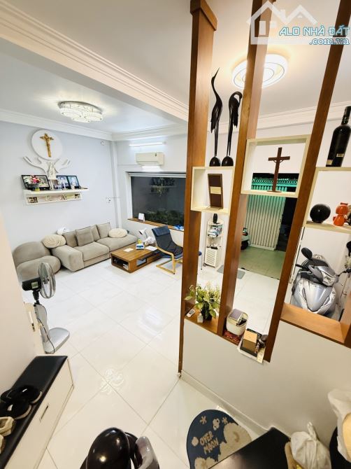 BÁN GẤP NHÀ HIẾM 77M2 - P3 GÒ VẤP GẦN SÂN BAY – 3 TẦNG - 2 MẶT HẺM THOÁNG – NGANG KHỦNG 6M - 1