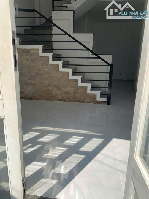6.3 tỷ bán nhà Hoàng Hoa Thám ,chợ Cây Quéo - ngang 5mX10m. Công nhận sổ 45m2, vuông vức,2 - 1