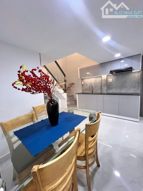 NHÀ NI SƯ HUỲNH LIÊN, CHƯA ĐẦY 3 PHÚT RA MẶT TIỀN ĐƯỜNG LỚN,3 TẦNG, 5.6 TỶ - 1