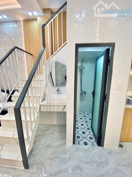 💥 Sắp đi nước ngoài bán nhà đường Thân Nhân Trung - Tân Bình / 63,6m2 / Giá 3 Tỷ 420 💥 - 1