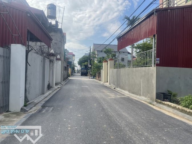 THÔN ĐOÀI – NAM HỒNG – ĐÔNG ANH – HÀ NỘI .Diện tích: 77m² – Mặt tiền: 4,1m – Vuông vắn, - 1