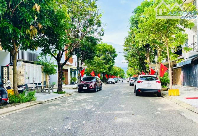 NHÀ 3 TẦNG MẶT TIỀN GẦN BIỂN - 100M2 - NGANG 5M - SÁT ĐƯỜNG PHẠM VĂN ĐỒNG - CHỈ 12,5 TỶ - 1