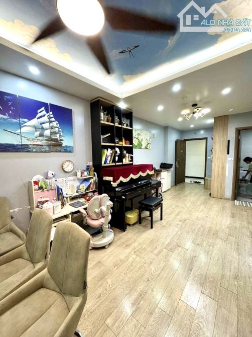Bán nhanh căn 2 ngủ Nguyễn Lam - Chu Huy Mân 70m2, full NT, thoáng đẹp, giá chỉ 4,09 tỷ - 1