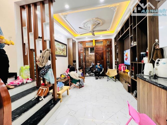 SIÊU PHẨM NHÀ 5 TẦNG PHẠM VĂN ĐỒNG – FULL NỘI THẤT CAO CẤP – GIÁ CHỈ 7.35 TỶ - 1