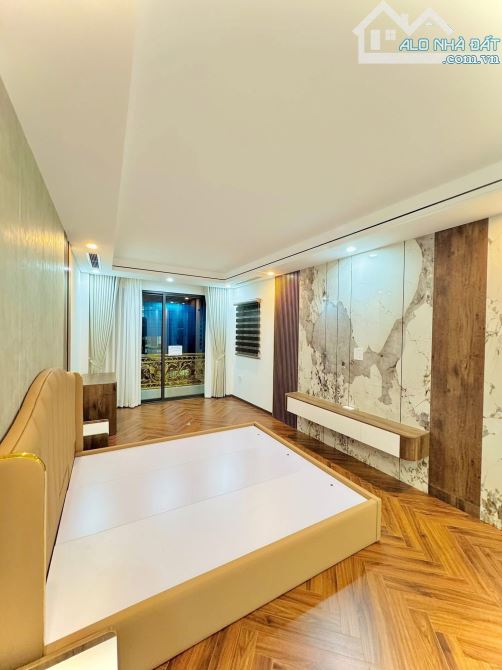 Bán nhà mặt phố Giáp Bát, 6 tầng kinh doanh, ô tô, DT 55m2, giá 23.5 tỷ - 1