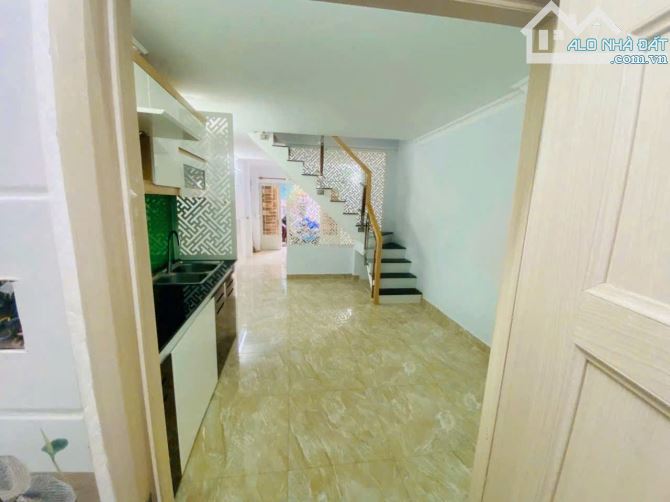 CHỈ HƠN 4 TỶ - TÌM ĐÂU RA - NHÀ 4 TẦNG - 4PN - GẦN CHỢ BÀ CHIỂU, GIÁP Q1 - GẦN MẶT TIỀN - 1