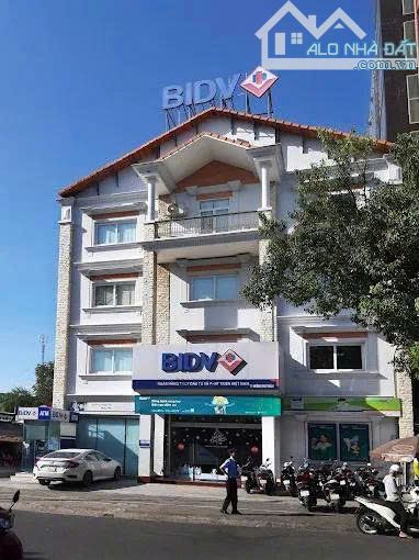 CHO THUÊ TÒA NHÀ 11 HOÀNG HOA THÁM, Q. BÌNH THẠNH - MẶT TIỀN 15M X 20M - 5 TẦNG SUỐT - 1