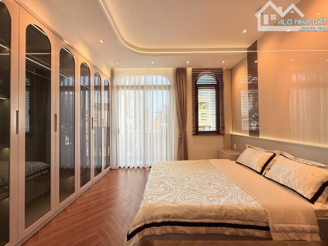 Siêu phẩm nhà đẹp Phan Huy Ích, P. Tân Sơn, 4 lầu giá 9,99 tỷ - 1