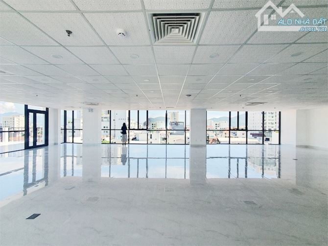 Chính chủ cho thuê sàn 120m2 Phố Trần Bình, lô góc đẹp thoáng giá 15 triệu - 1