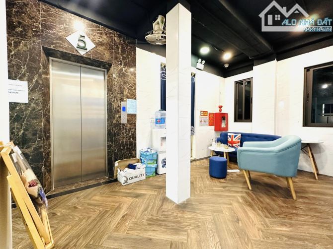 Cần bán gấp nhà ngõ 121 Thái Hà, DT 63m X 6T, MT 4.7m, ô tô tránh, vỉa hè, cách phố 50m - 1