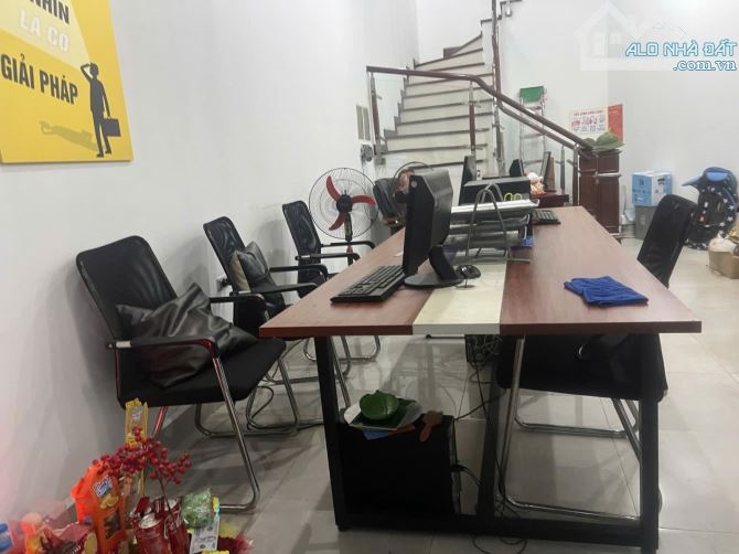 HOÀNG NHƯ TIẾP, LONG BIÊN. 4 TẦNG, LÔ GÓC, VỊ TRÍ SIÊU VIP, DT 86M2, MT 15, GIÁ CALL - 1