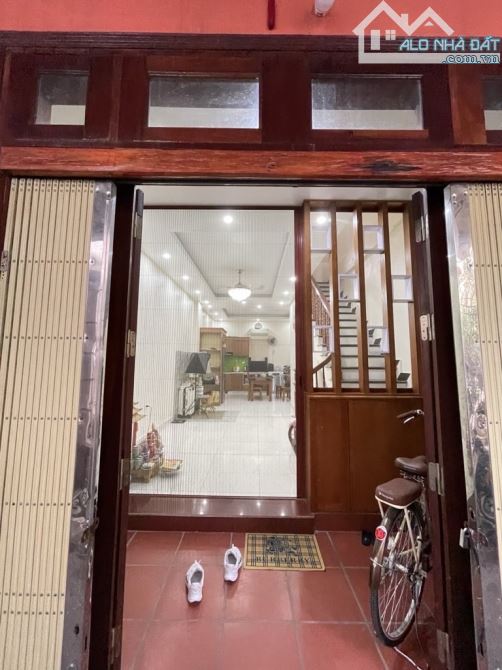 TRÂU QUỲ - DÂN XÂY - 45M2 - 6TY8 - 2 THOÁNG - ĐỦ CÔNG NĂNG -3PN -OTO - FULL NỘI THẤT - 1