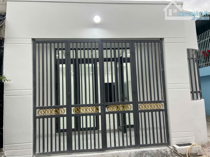Nhà góc 2 mặt tiền 5m,3m và 1 đường thoát hiểm1,2m - 1
