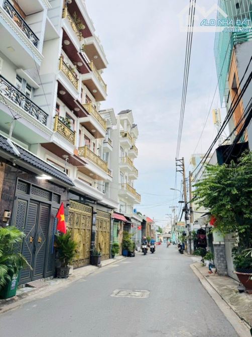 Nhà Đẹp Hẻm To Gần Hương Lộ 2. DT: 4mX16.5m. 5 Tầng. Chỉ 7.8 Tỷ. - 1