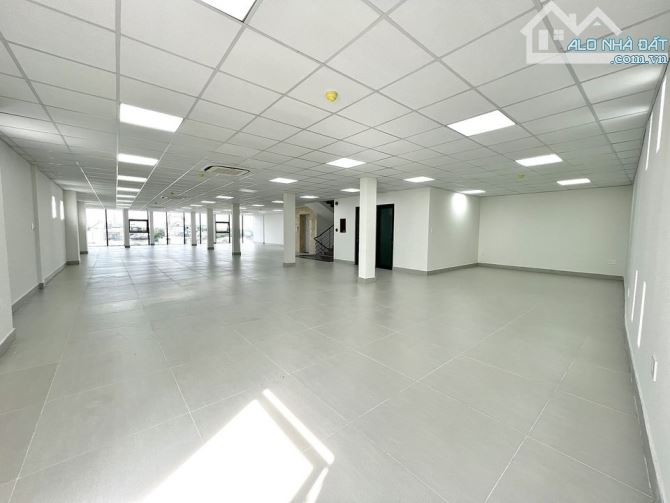 Trần Thái Tông - sàn 230m2 mới 100% cần cho thuê gấp, cạnh bãi ô tô - 1