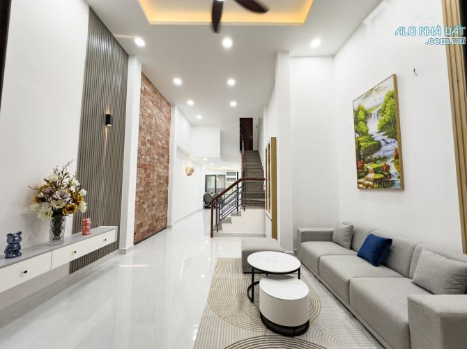NGUYỄN THƯỢNG HIỀN PHÚ NHUẬN - 65m2 - 4 TẦNG ST - CHỈ  5.7 Tỷ. - 1