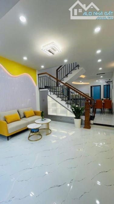 BÁN NHÀ SIÊU PHẨM TÂN KỲ TÂN QUÝ - TÂN PHÚ - DT 56m2, Ngang 4,2m, NỞ HẬU - 2 TẦNG, 3PN - N - 1