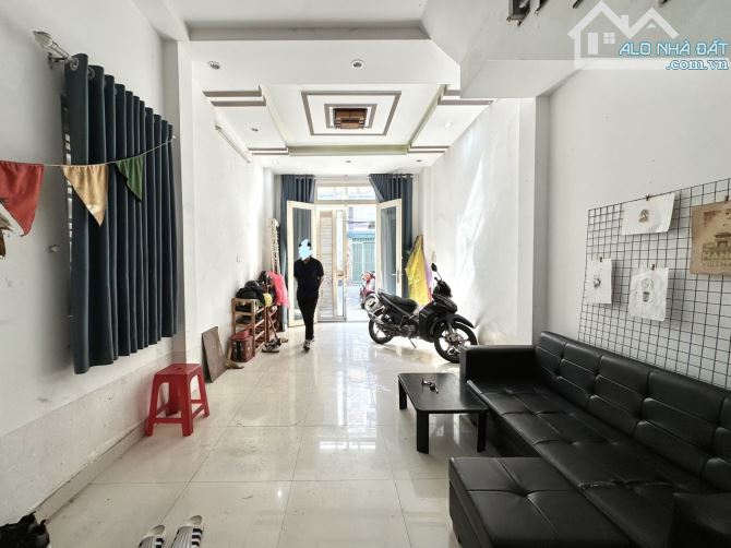HẺM NHỰA XE TẢI - HOÀNG HOA THÁM - 4 TẦNG ĐẸP - 39M2 A4 - SÂN ĐẬU Ô TÔ - 8.7 TỶ. - 1