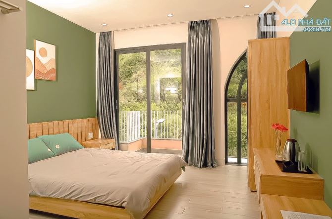 Bán Khách sạn/CHDV Mặt tiền Khe Sanh, P11, Đà Lạt - 490m2 -  29.5 tỷ- view đẹp - 1
