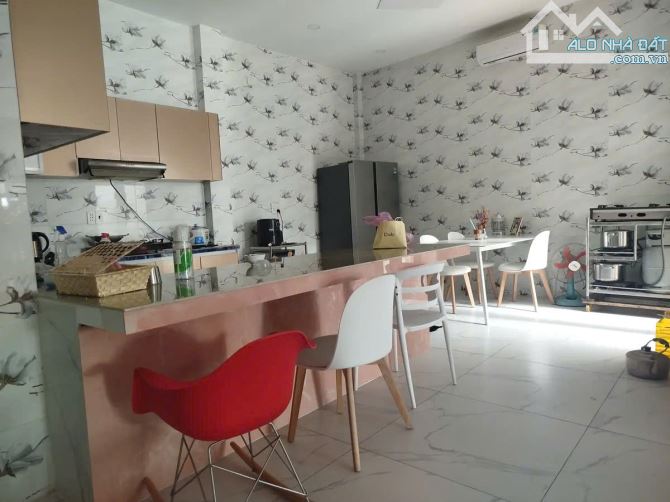 Cần bán gấp căn nhà mặt tiền thiết kế đẹp, đường Lê Thiệt, Tân phú. 112.5m2 (nở hậu) - 1