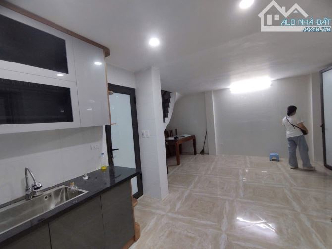 NHÀ BÁN ĐỊNH CÔNG HOÀNG MAI 33M 6,5 TỶ 5 TẦNG MT 5M NGÕ THÔNG RA KĐT GẦN Ô TÔ ĐỖ GẦN PHỐ - 1