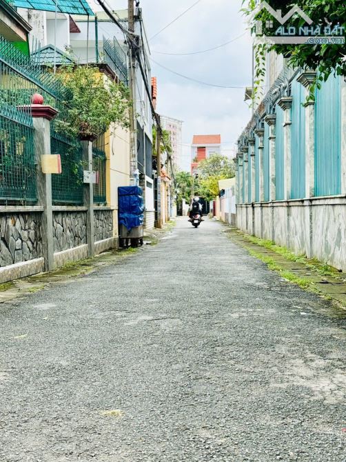 BÁN CĂN NHÀ CẤP 4 CỦ P.TRẤN BIÊN ( quang vinh củ). DT: 5,2x13,5=73M2. GIÁ: 2TỶ650 TL - 1