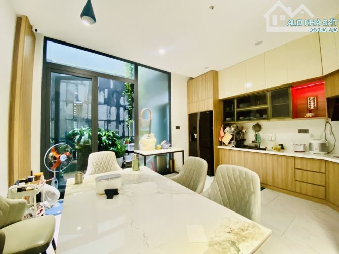 Bán nhà Tân Bình - sát nhà Ga T3 - full nội thất - hẻm xe hơi. Ngang khủng 5m - 1