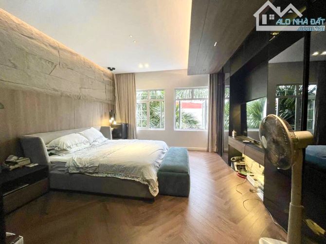 PHỐ VIP TRẦN QUANG DIỆU - 6 TẦNG THANG MÁY - Ô TÔ ĐỖ - 15M RA VƯỜN HOA - DIỆN TÍCH 48M - 1