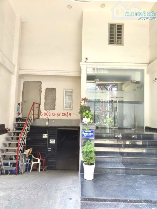 Bán toà CHDV Tân Bình - 39 phòng , 1 MBKD - 216m2 - ngay ĐH Bách Khoa - 2.2 tỷ/năm - 1