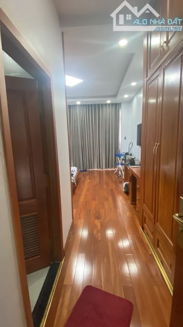 Bán nhà tân Bình - Hẻm oto tránh. Nhà cao tầng - tặng full nội thất - 1