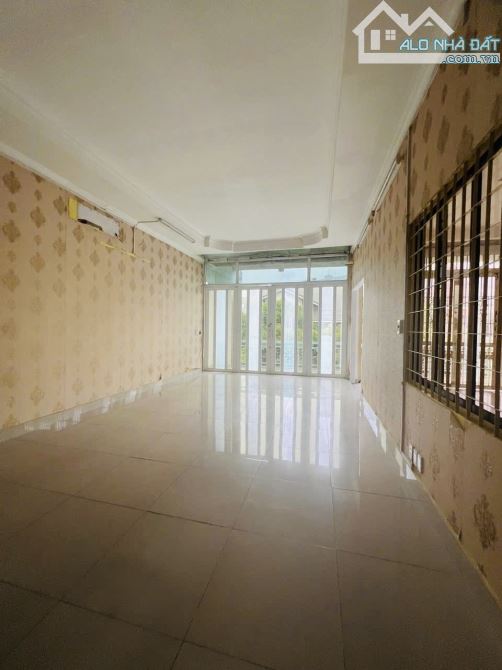 Bán nhà mặt tiền Tân Bình - 162m2 - 3 tầng - đường 16m kinh doanh - 1