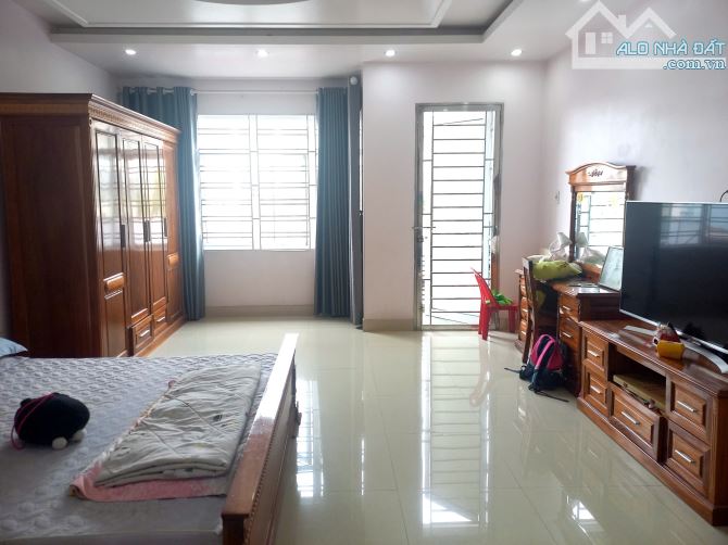Nhà 4 Tầng  DT 100 M  8ty500 TĐC  Đằng Hải Hải An - 1