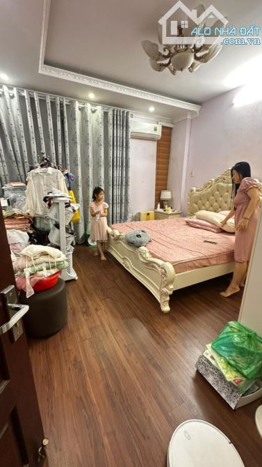 Cho thuê nhà nguyên căn Thái Hà - Đống Đa - Hà Nội 50m2 ,4 tầng, vừa ở vừa kinh doanh - 1
