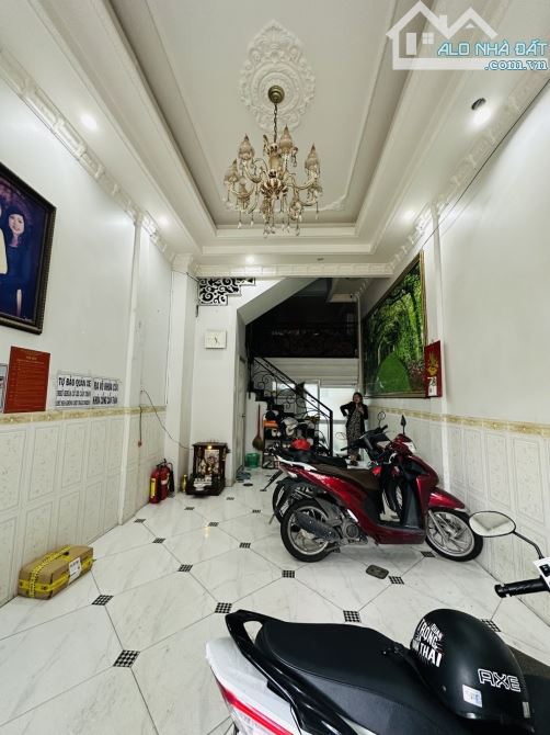 Bán nhà Nguyễn Thị Tần Quận 8, 58m2, 5 tầng, sát mặt tiền đường. - 1