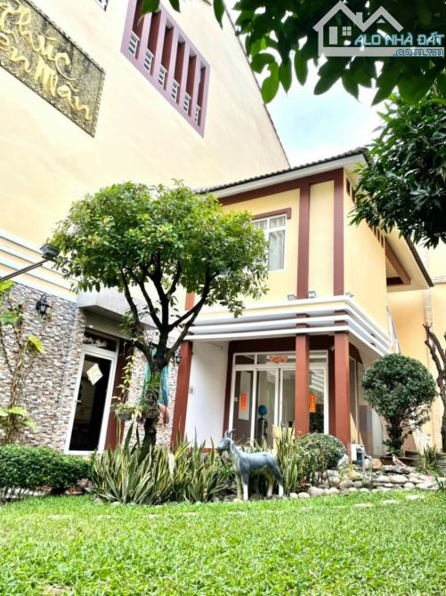 Bán Biệt thự sân vườn căn góc MT Dân Tộc Tân Phú 625m2 đúc lửng 2 lầu giá 94 tỷ TL - 1