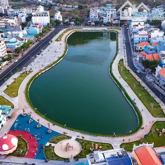 BÁN NHÀ PHAN CHU TRINH GẦN BIỂN THUỲ VÂN P2 TP-VT. DT 131M2 NỞ HẬU - GẦN CÔNG VIÊN - 1