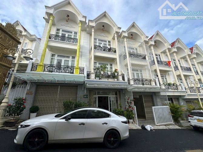 NHÀ PHỐ ĐẸP 4 TẦNG KHU QUY HOẠCH GOLDEN HILLS. PHƯỜNG 3. ĐÀ LẠT. GIÁ CHỈ 7,5 TỶ - 1