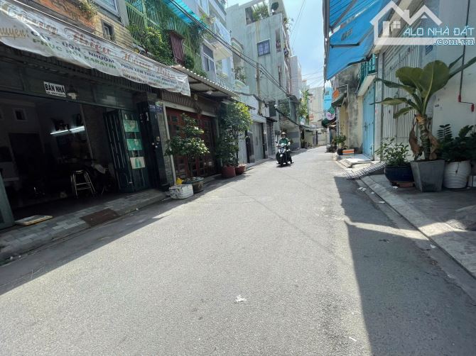 Bán nhà HXH 6M ngay Võ Thành Trang - 4 tầng - DT 4 x 17 - khu Bảy Hiền - giá 9.9 tỷ TL - 1