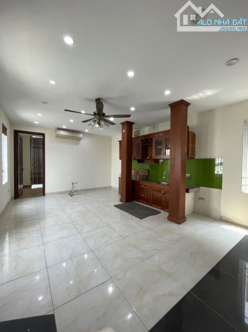 Bán nhà ngõ 10 Trần Duy Hưng, xây 6 tầng, Gara ô tô trong nhà, giá 18.8 tỷ - 1