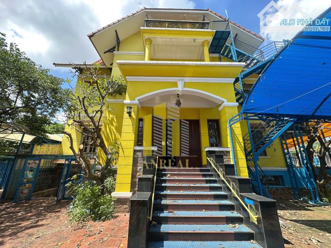 Biệt thự mặt tiền Nguyễn Văn Hưởng vị trí kinh doanh - 2 mặt tiền - 600m2. Giá 155 triệu - 1
