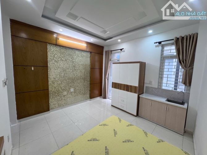 BÁN CĂN HỘ DỊCH VỤ 1 TRỆT 3 LẦU-7PN-7WC- GẦN CHỢ TÂN TRỤ-P15-TÂN BÌNH - 1