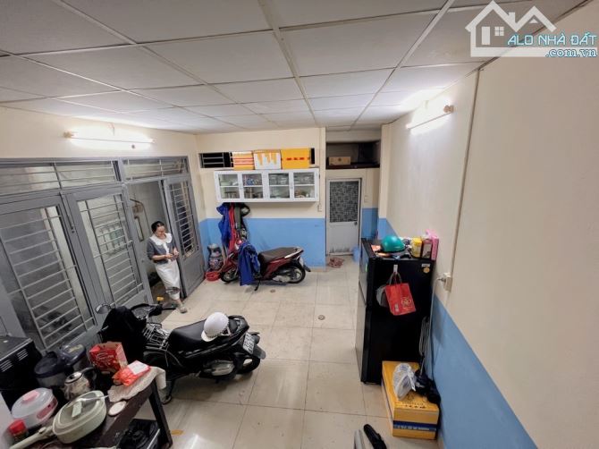 B.á.n nhà sát bên Vạn Kiếp - 3 Tầng 86m2 - sẵn 9 PN kín - hẻm trước nhà 4m - ngang 4m - 1