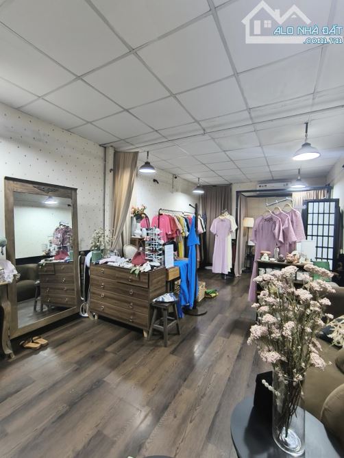 🏡 KHU VIP DÂN TRÍ – NHÀ HẺM 1 TRỤC – NGANG HƠN 4M, NỞ HẬU – ĐÔNG NAM NHỈNH 8 TỶ - 1