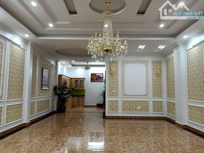 Nhà ngã 6 Ô Chợ Dừa. Căn góc 2 thoáng. Kinh doanh sầm uất, 42mx5 tầng, mt 5m. - 1
