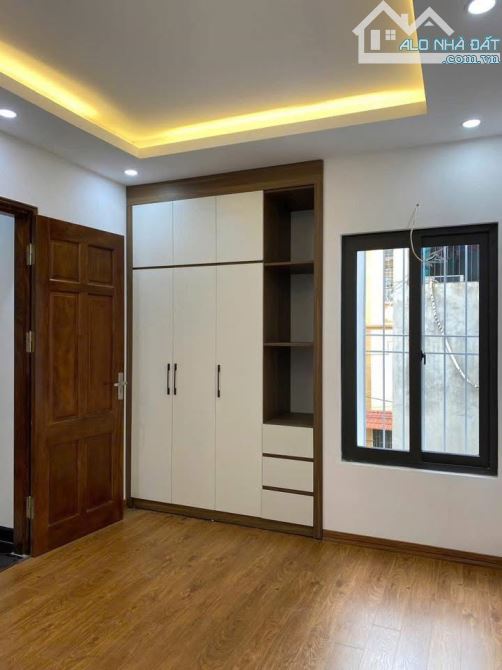 Bán nhà mới đẹp 5 tầng Liên Ninh, Ngọc Hồi. Vài bước ra Qlo 1A - 1