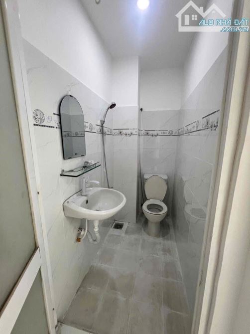 NNC Huỳnh Văn Bánh P.11 Phú Nhuận 18m2 3 Tầng. Giá 12 triệu/ tháng - 1