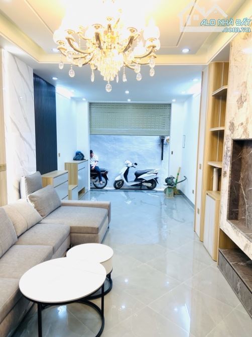 Bán nhà Đội Cấn, DT 42m2 x 6T, thang máy, full đồ, ngõ nông gần mặt phố, giá 15 tỷ - 1