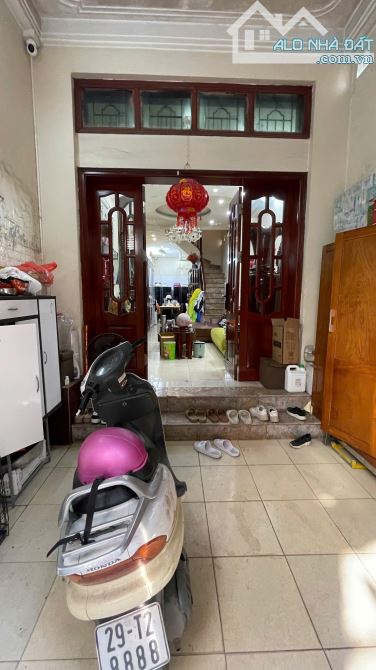 Cần bán căn nhà 3 tầng tại tổ 9A phường Hoàng Văn Thụ, quận Hoàng Mai, TP Hà Nội - 1