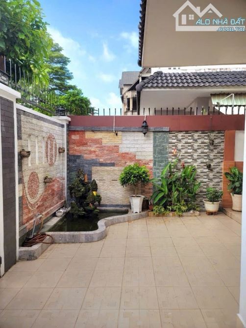 Biệt thự, đường 6, Phú Hữu, TP. Thủ Đức DT: 8x21m Giá: 17,5 tỷ ( thương lượng ) - 1