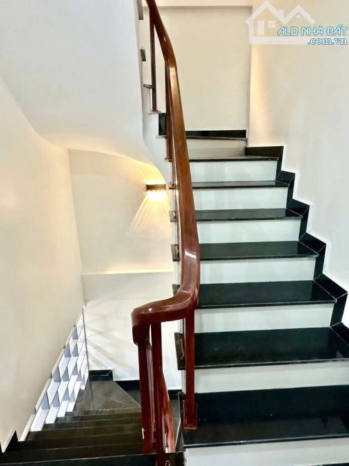 BÁN TÒA NHÀ 7 TẦNG - MẶT ĐƯỜNG NHỰA KHU ĐẤU GIÁ TỨ HIỆP - THANH TRÌ - 1